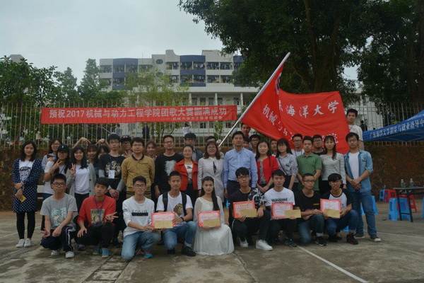 合唱比赛师生合影1.jpg